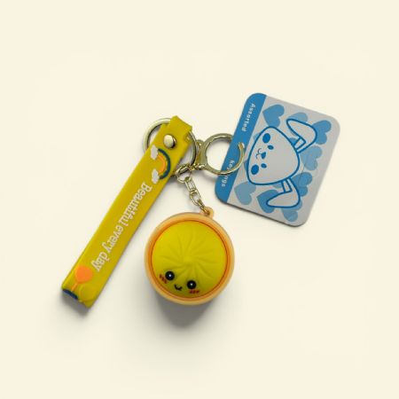 Dumpling keyring yellow