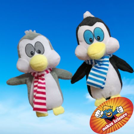Case of Peter the Penguin With Scarf